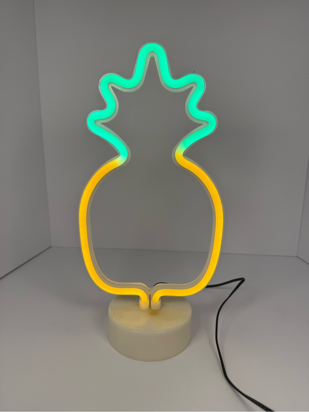 Pineapple neon light